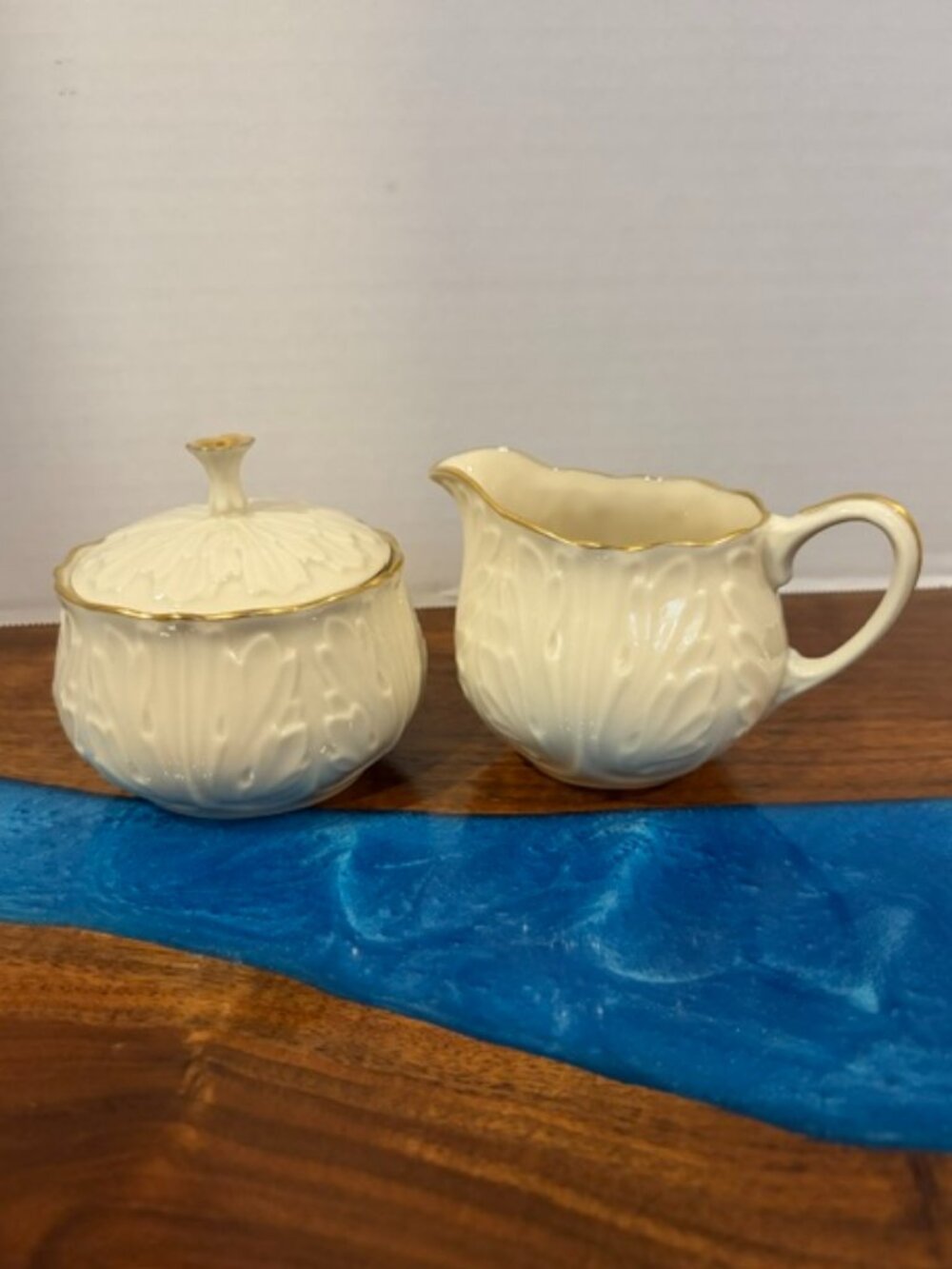Lenox Cottage Acanthus Leaf Sugar Bowl & Creamer with 24k Gold Trim